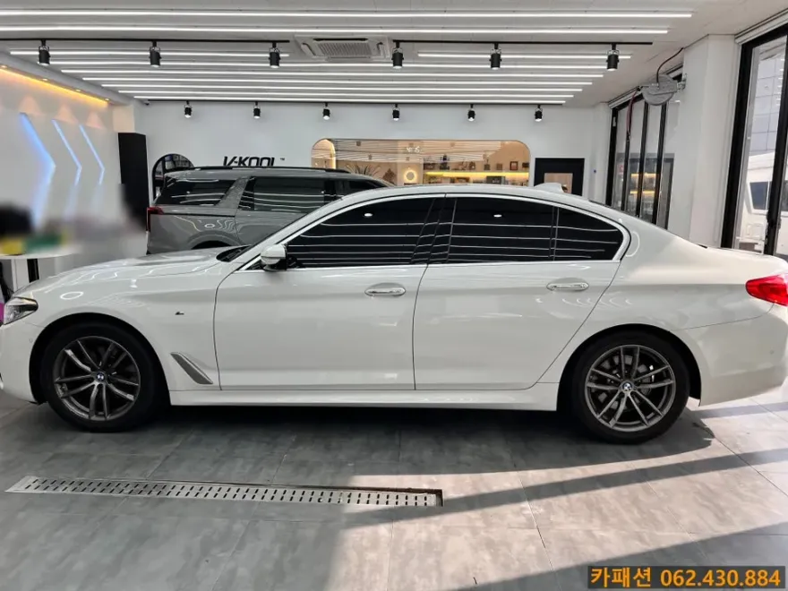 BMW 5 Series G30 カーフィルム施工事例|費用目安・仕上がり 施工写真 2-1