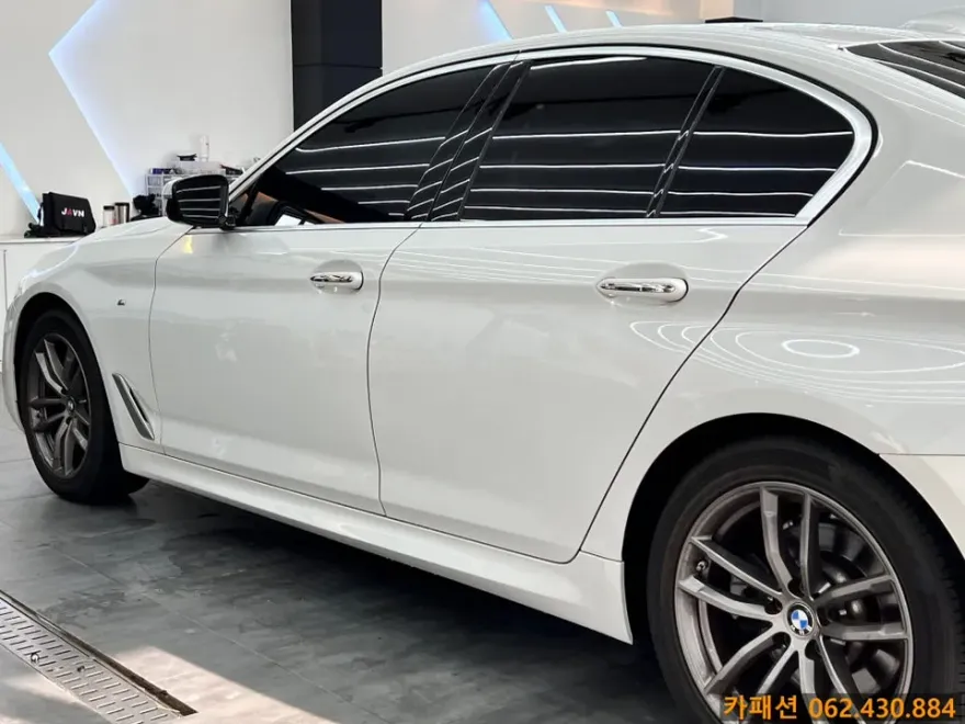 BMW 5 Series G30 カーフィルム施工事例|費用目安・仕上がり 施工写真 4-1
