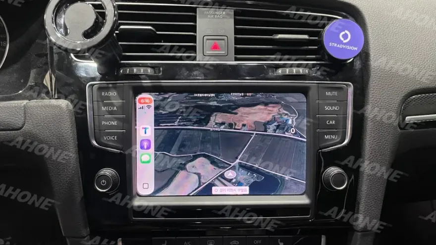 Volkswagen GolfのAndroid Auto・CarPlay取付事例 施工写真 1-3