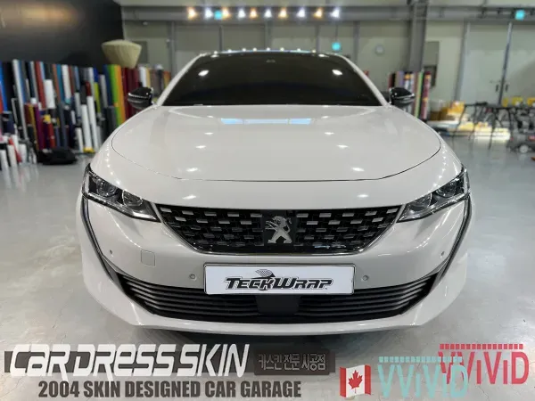 Peugeot 508のカーラッピング事例|高級感ある仕上がり 施工写真 2-2