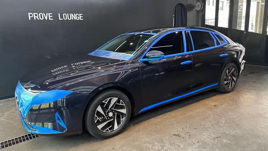 Hyundai Grandeur IGのカーフィルム施工事例|費用目安・仕上がり 施工写真 1-3