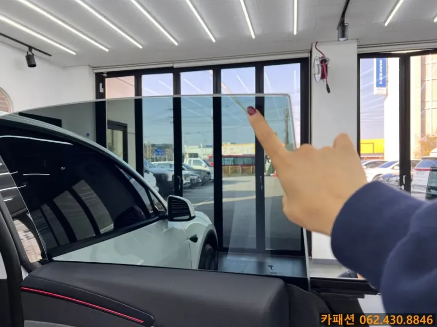 Tesla Model Yのカーフィルム施工事例 施工写真 1-2