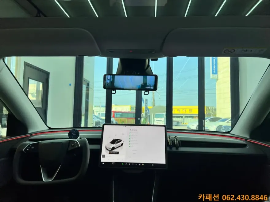 Tesla Model Yのカーフィルム施工事例 施工写真 1-3