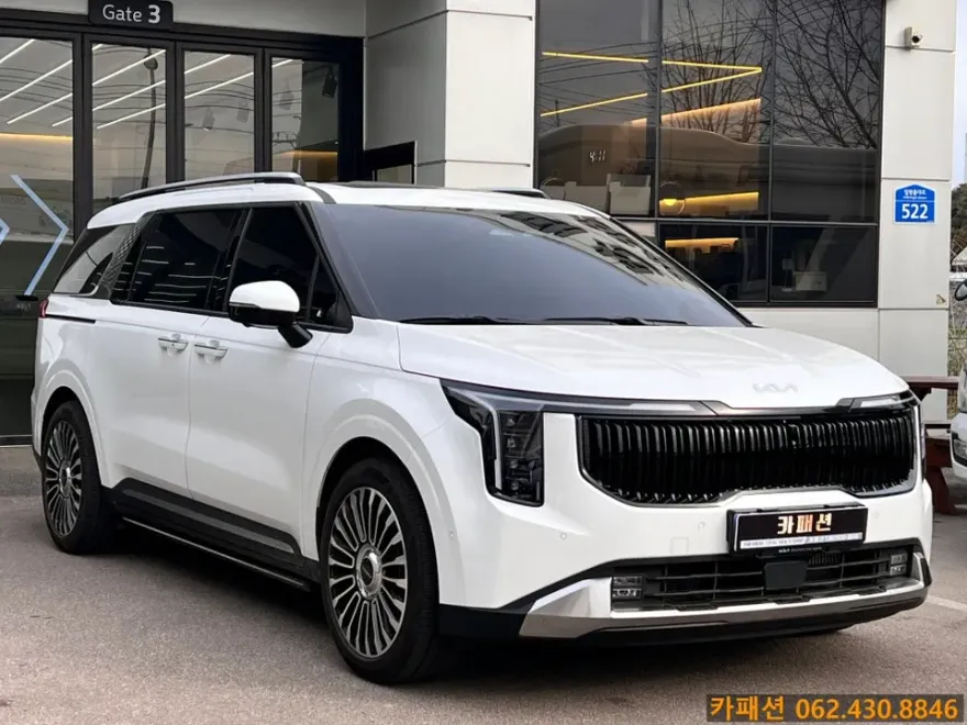 Kia Carnival KA4 body kit installation result