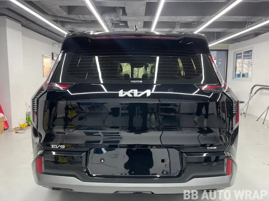 Kia EV9のカーラッピング事例 施工写真 4-1