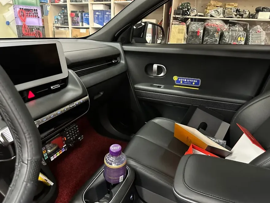 Hyundai IONIQ 5 ambient lighting - Hyundai IONIQ 5 Ambient Lighting Review — Under $40 Cost photo 3