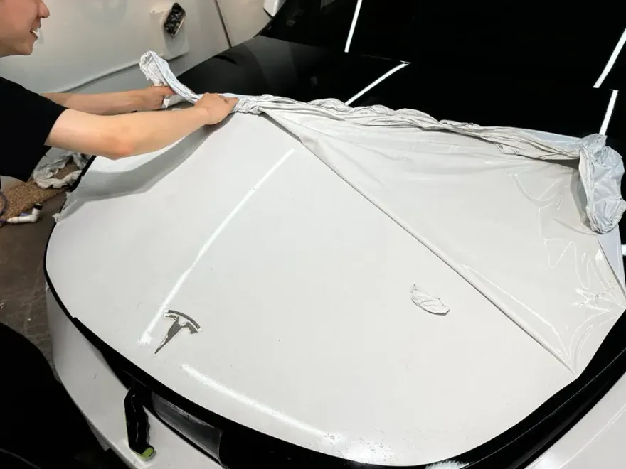 Tesla Model Yのカーラッピング事例|費用目安・仕上がり 施工写真 1-3