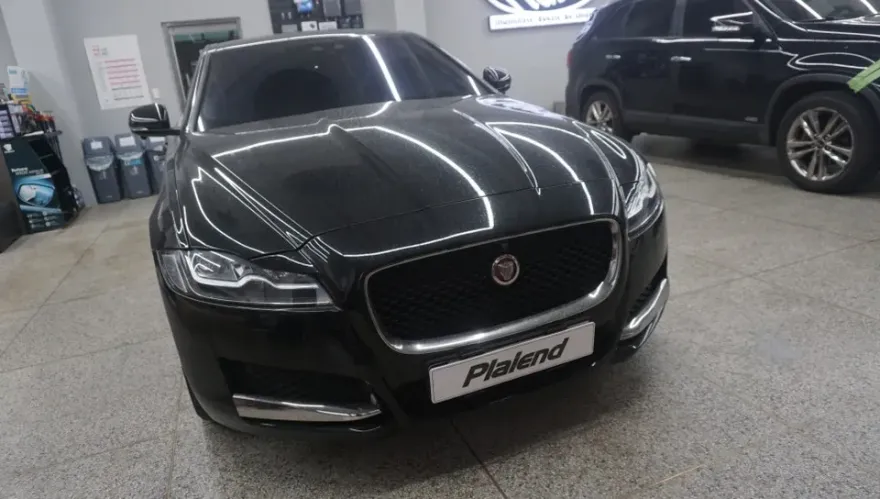 Jaguar XF interior customization installation result