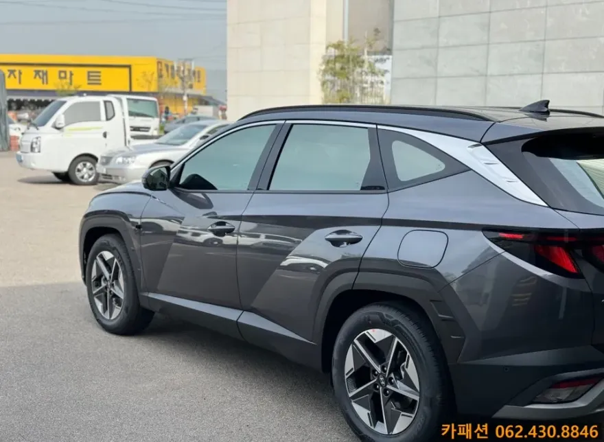 Hyundai Tucson NX4のカーフィルム施工事例|費用目安・仕上がり 施工写真 2-1