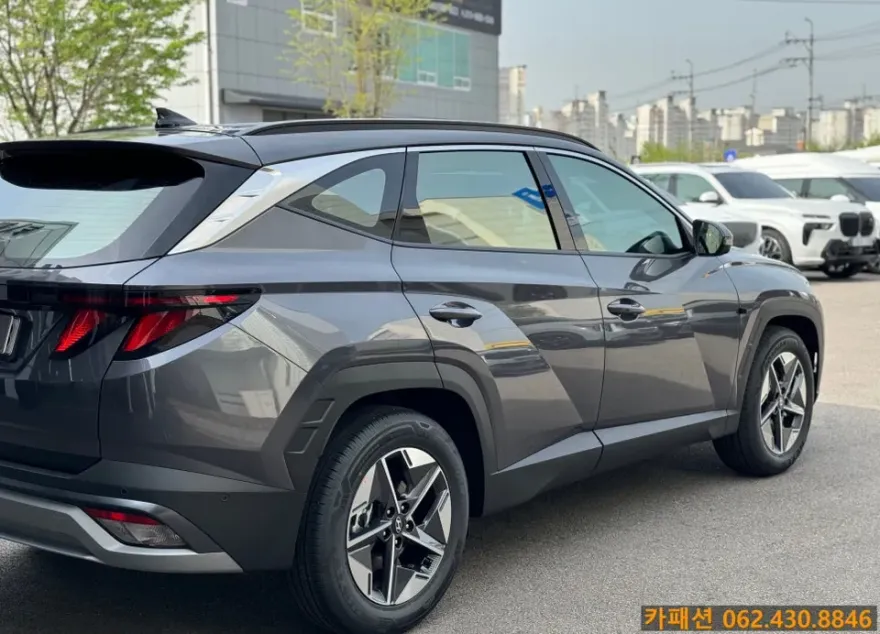 Hyundai Tucson NX4のカーフィルム施工事例|費用目安・仕上がり 施工写真 3-1