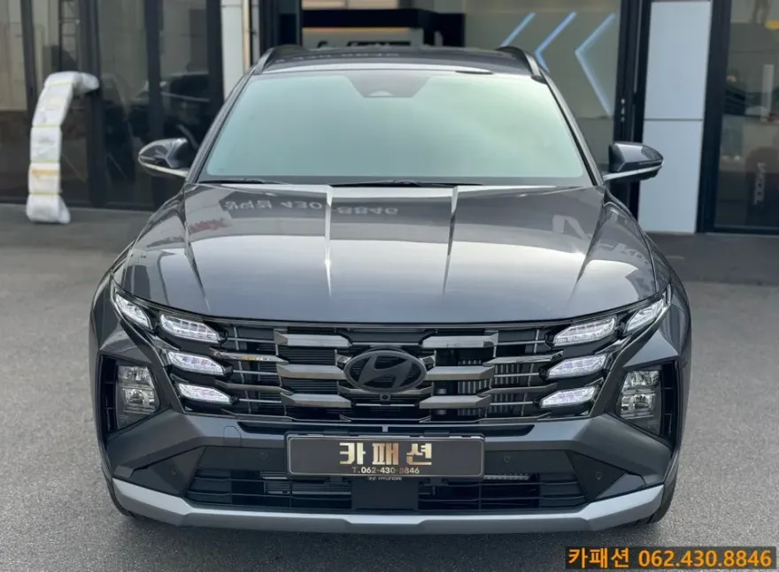Hyundai Tucson NX4のカーフィルム施工事例|費用目安・仕上がり 施工写真 1-2