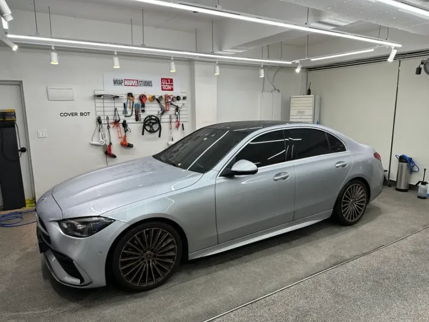 Mercedes-Benz Cクラスのカーラッピング事例|費用目安・仕上がり 施工写真 2-1