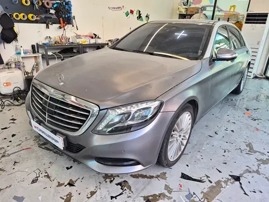 Mercedes-Benz S-Classのカーラッピング事例|費用目安・仕上がり 施工写真 1-1