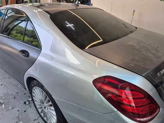 Mercedes-Benz S-Classのカーラッピング事例|費用目安・仕上がり 施工写真 2-1