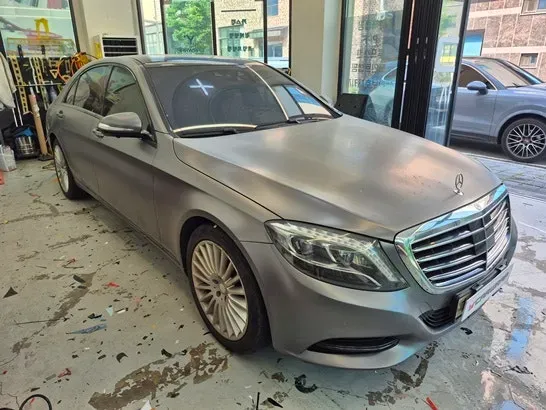 Mercedes-Benz S-Classのカーラッピング事例|費用目安・仕上がり 施工写真 1-2