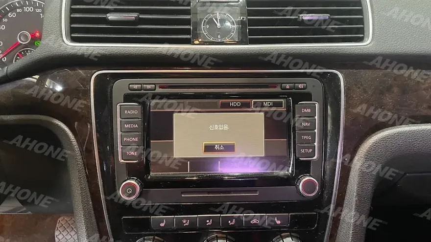 Volkswagen Passat android head unit - Volkswagen Passat CarPlay Retrofit Installation Review — Cost photo 4