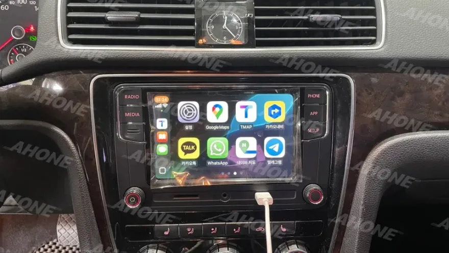 Volkswagen PassatのAndroid Auto・CarPlay取付事例 施工写真 4-2