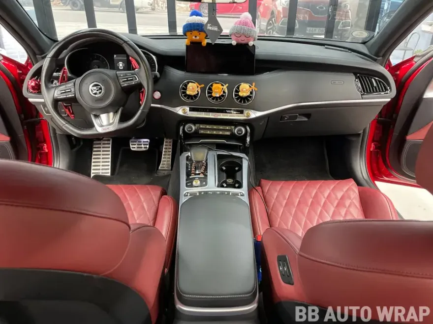 Kia Stingerのカーラッピング事例 施工写真 2-1