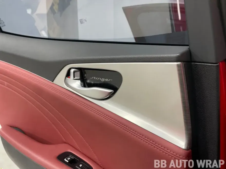 Kia Stingerのカーラッピング事例 施工写真 4-1