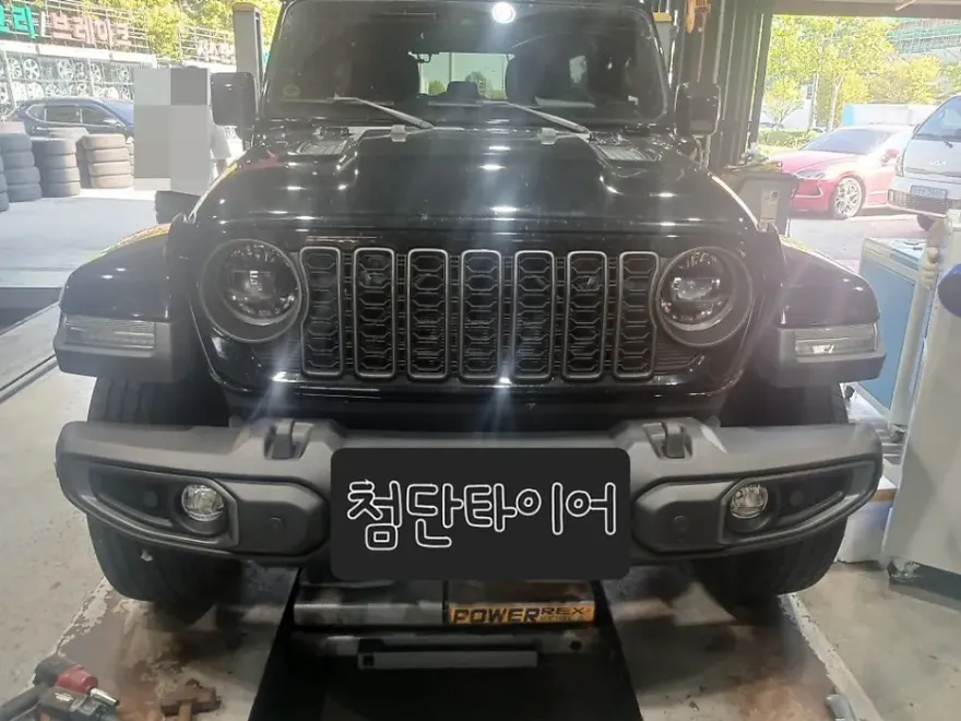 Jeep Wrangler body repair - Jeep Wrangler Body Repair & Painting Review photo 3