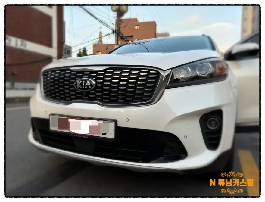 Kia Sorentoのドライブレコーダー取付事例 施工写真 1-1