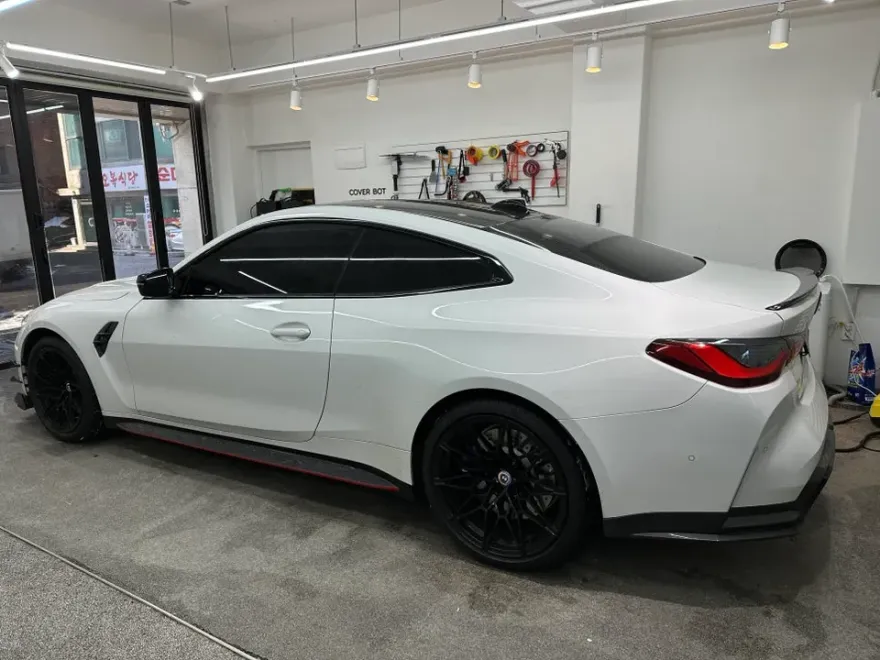 BMW M4 G82のカーラッピング事例|費用目安・仕上がり 施工写真 2-2