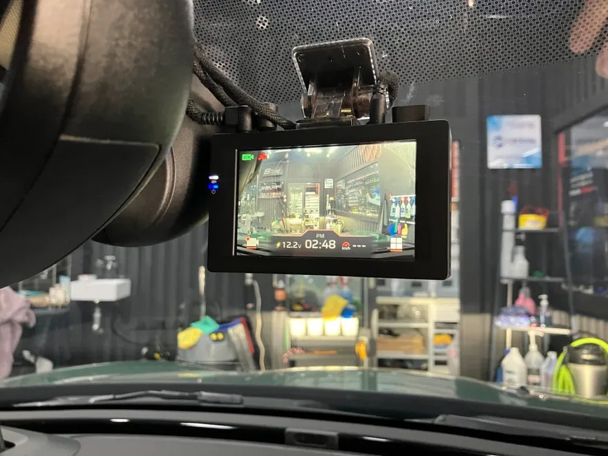 MINI Clubmanのドラレコ取付事例|費用目安・仕上がり 施工写真 3-1