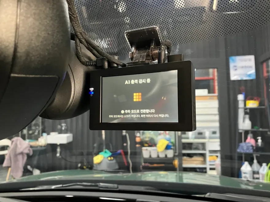 MINI Clubmanのドラレコ取付事例|費用目安・仕上がり 施工写真 3-2