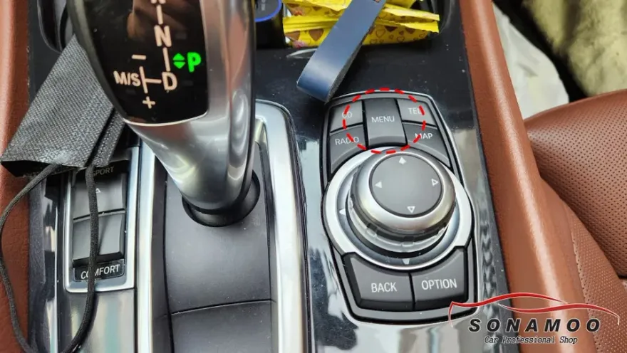 BMW 5 Series GT F07のカーオーディオ施工事例 施工写真 3-1