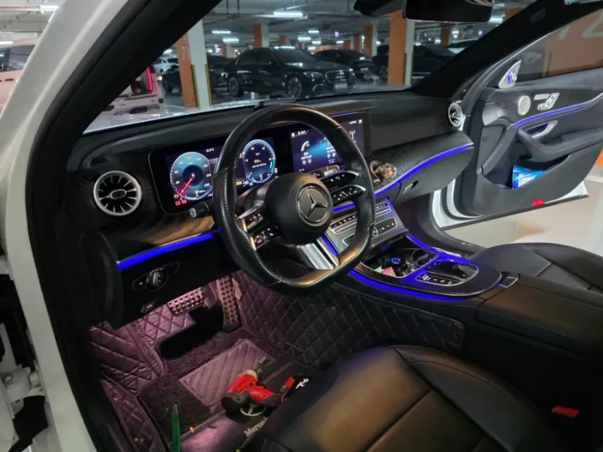 Mercedes-Benz E-Class W213 ambient lighting - Mercedes-Benz E-Class W213 Ambient Lighting Review photo 3