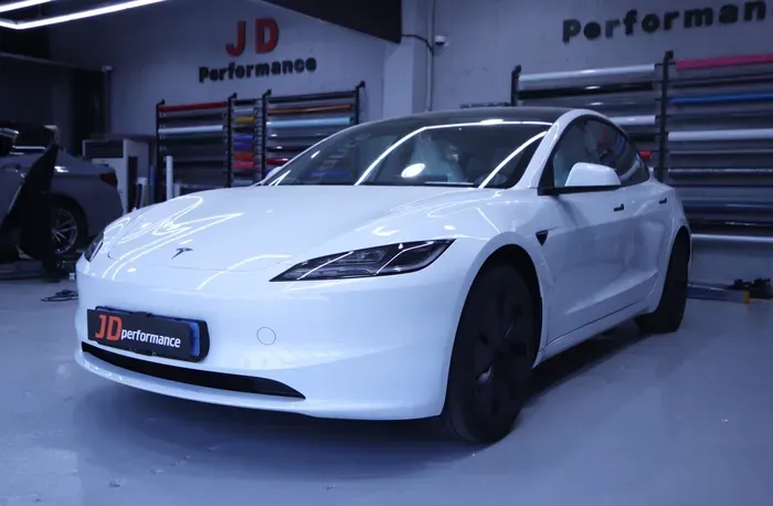 Tesla Model 3 PPF施工事例｜費用目安と仕上がり 施工写真 1-1