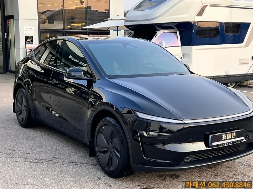 Tesla Juniperのカーフィルム施工事例|費用目安・仕上がり 施工写真 2-2