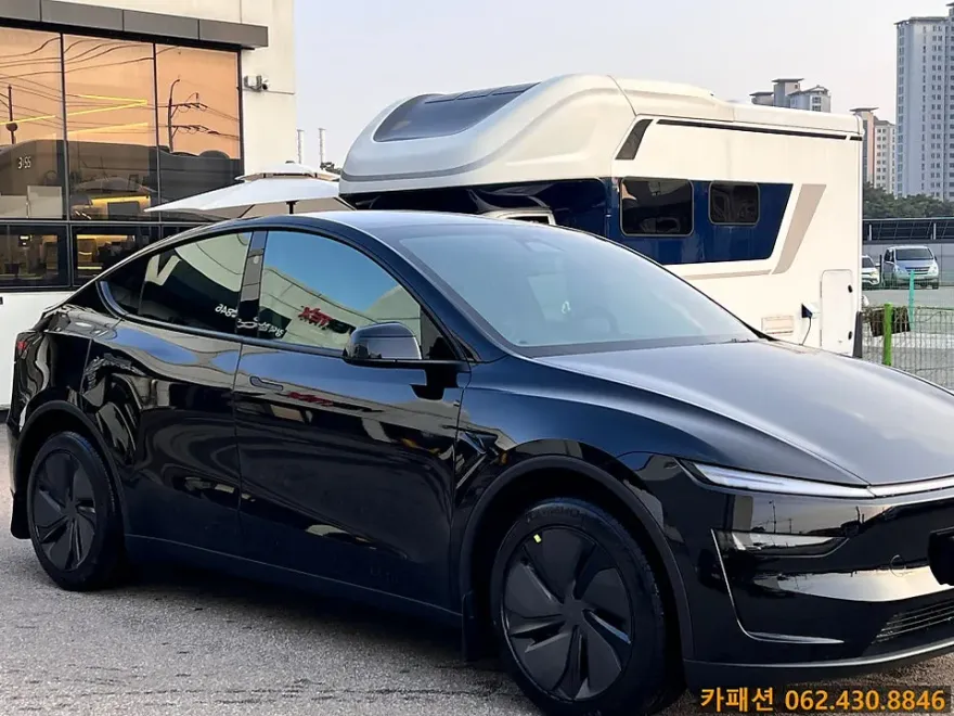 Tesla Juniperのカーフィルム施工事例|費用目安・仕上がり 施工写真 3-2