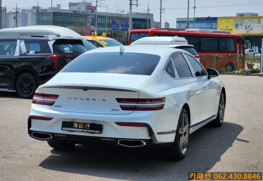Genesis G80のカーフィルム施工事例：費用目安と仕上がり 施工写真 2-3
