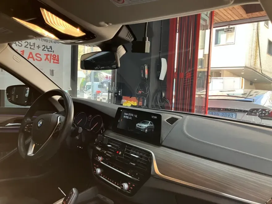 BMW 5 Series G30 カーフィルム施工事例|費用目安と仕上がり 施工写真 1-2