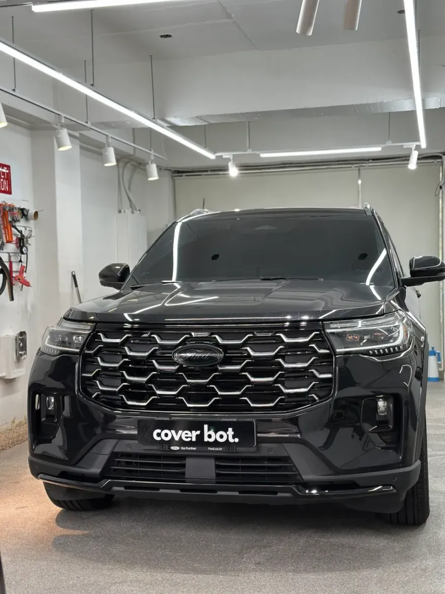Ford Explorerのカーラッピング事例|クロームパーツのブラックアウト 施工写真 2-3