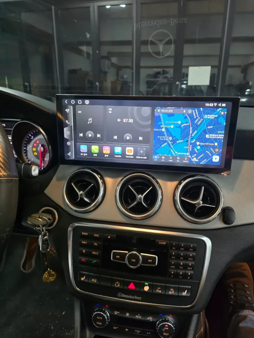 Mercedes-Benz GLAのAndroid Auto・CarPlay取付事例 施工写真 2-2