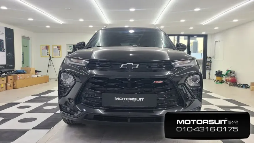 Chevrolet TrailblazerのAndroid Auto・CarPlay取付事例 施工写真 2-1