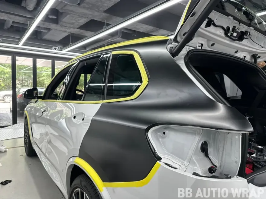 BMW X5 G05のカーラッピング事例：3Mサテンブラック 施工写真 3-1