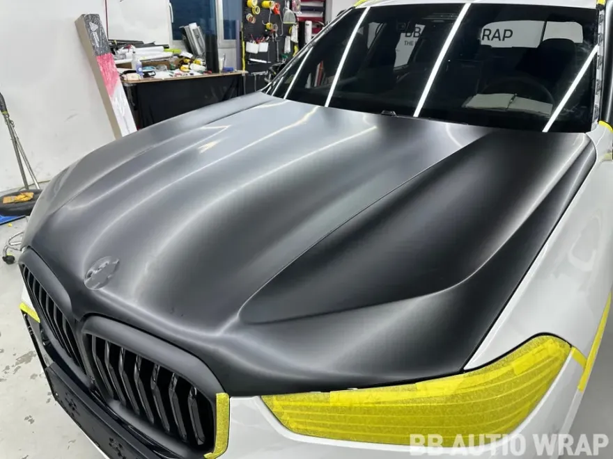 BMW X5 G05のカーラッピング事例：3Mサテンブラック 施工写真 3-2