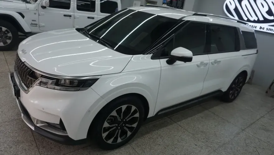Kia Carnival KA4 body kit - Kia Carnival KA4 Body Kit Installation Review photo 2