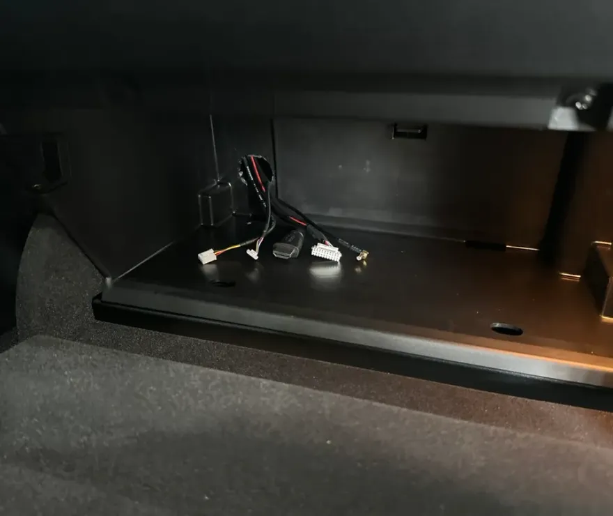 BMW X1のAndroid Auto・CarPlay取付事例 施工写真 2-1