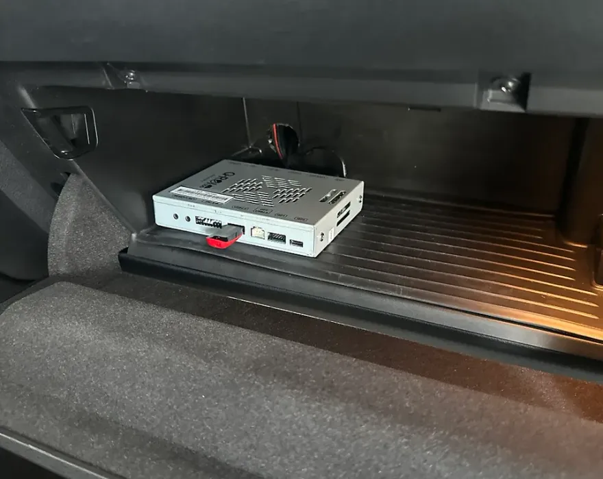 BMW X1のAndroid Auto・CarPlay取付事例 施工写真 3-1