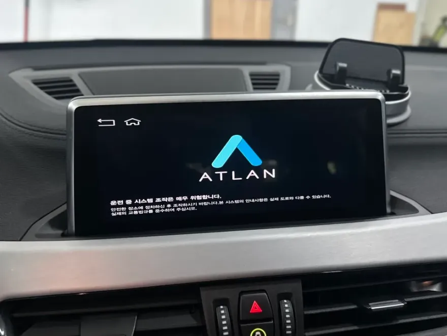 BMW X1のAndroid Auto・CarPlay取付事例 施工写真 2-2