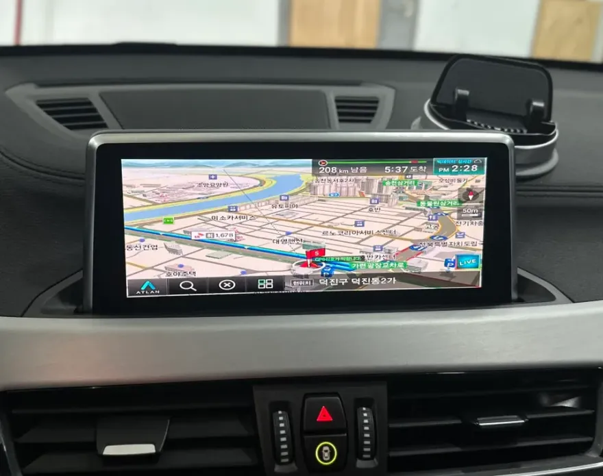 BMW X1のAndroid Auto・CarPlay取付事例 施工写真 3-2