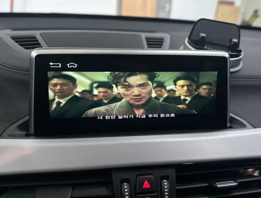 BMW X1のAndroid Auto・CarPlay取付事例 施工写真 4-2