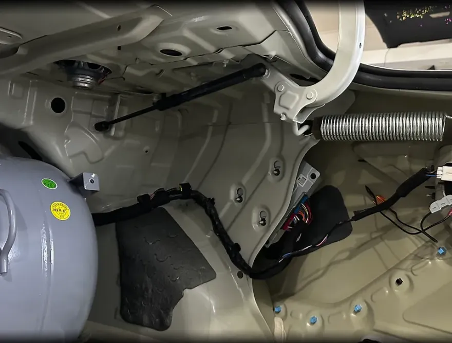 Kia K7 Premier oem options - Kia K7 Premier Power Trunk Retrofit Review photo 4