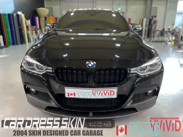 BMW 3 Seriesのカーラッピング事例｜ハイグロスブラック 施工写真 2-2