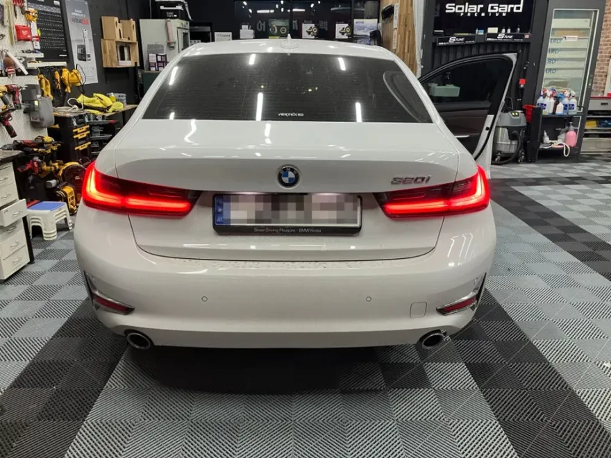 BMW 3 Series G20 ドラレコ取付事例|費用目安・仕上がり 施工写真 2-1