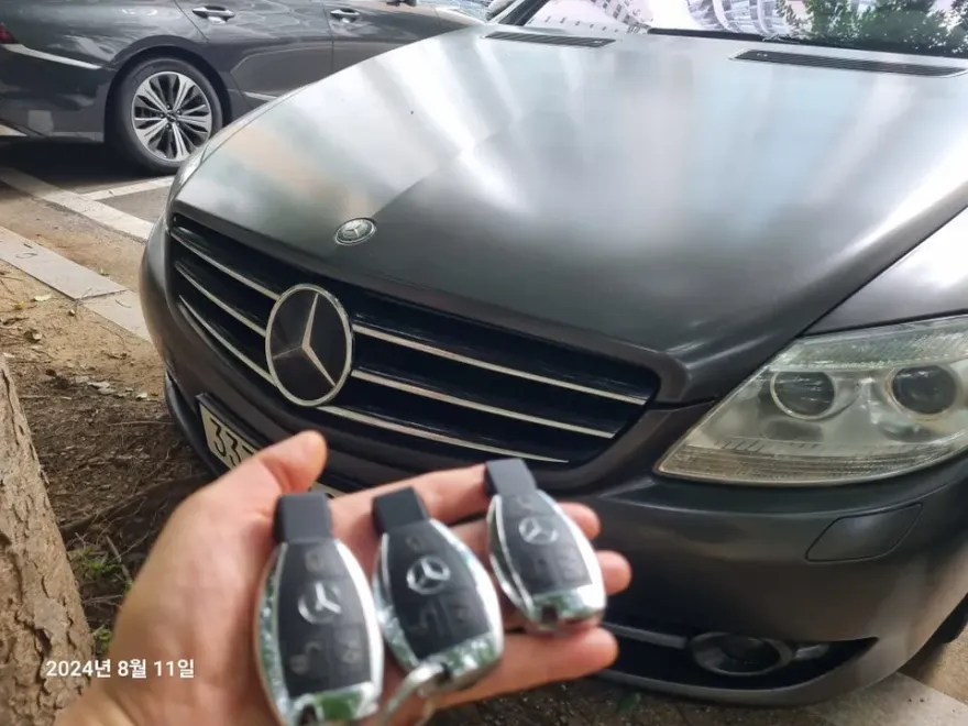 Mercedes-Benz ML 350 ambient lighting - Mercedes-Benz ML 350 Ambient Lighting Review: Cost & Results photo 2